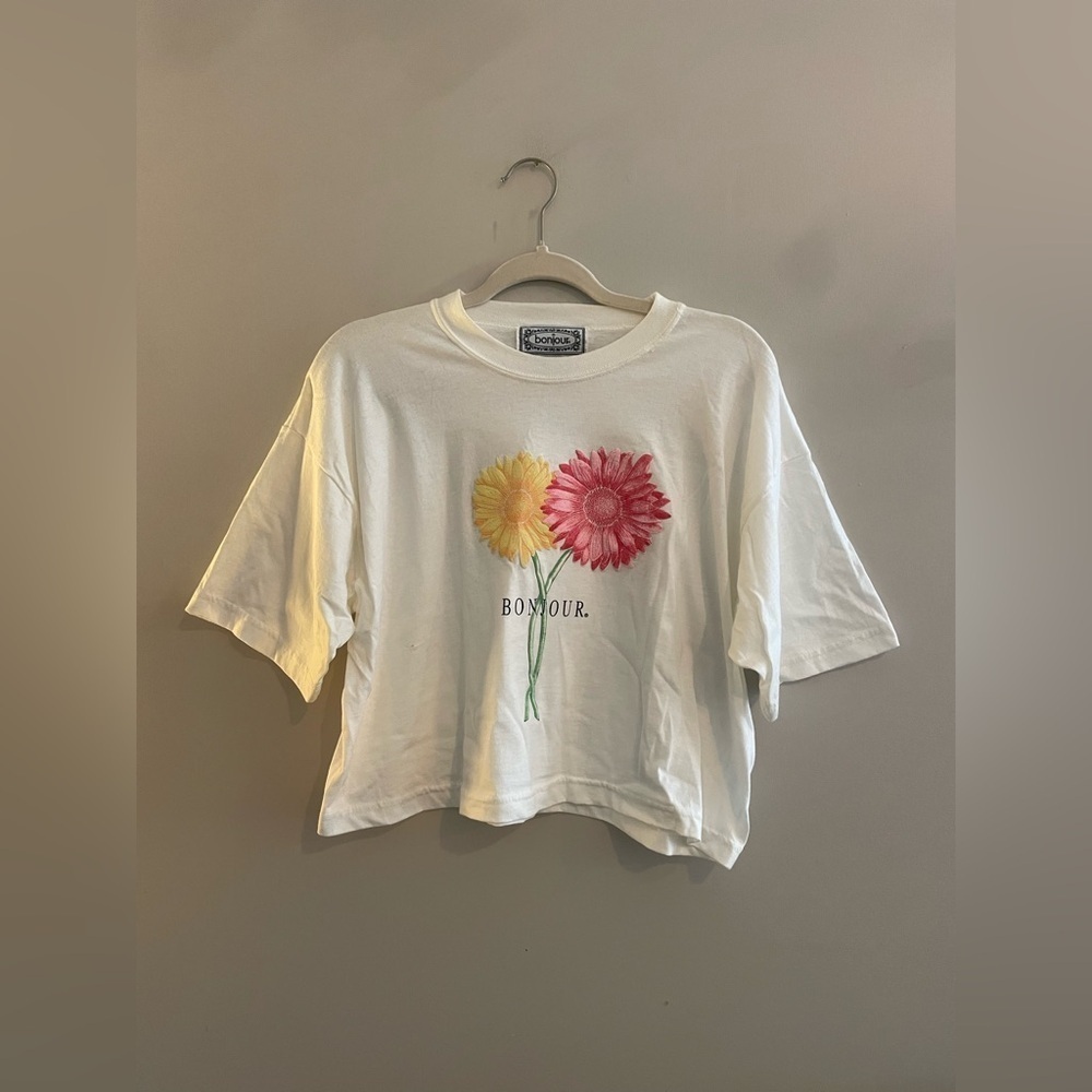White Bonjour T Shirt with Daisy